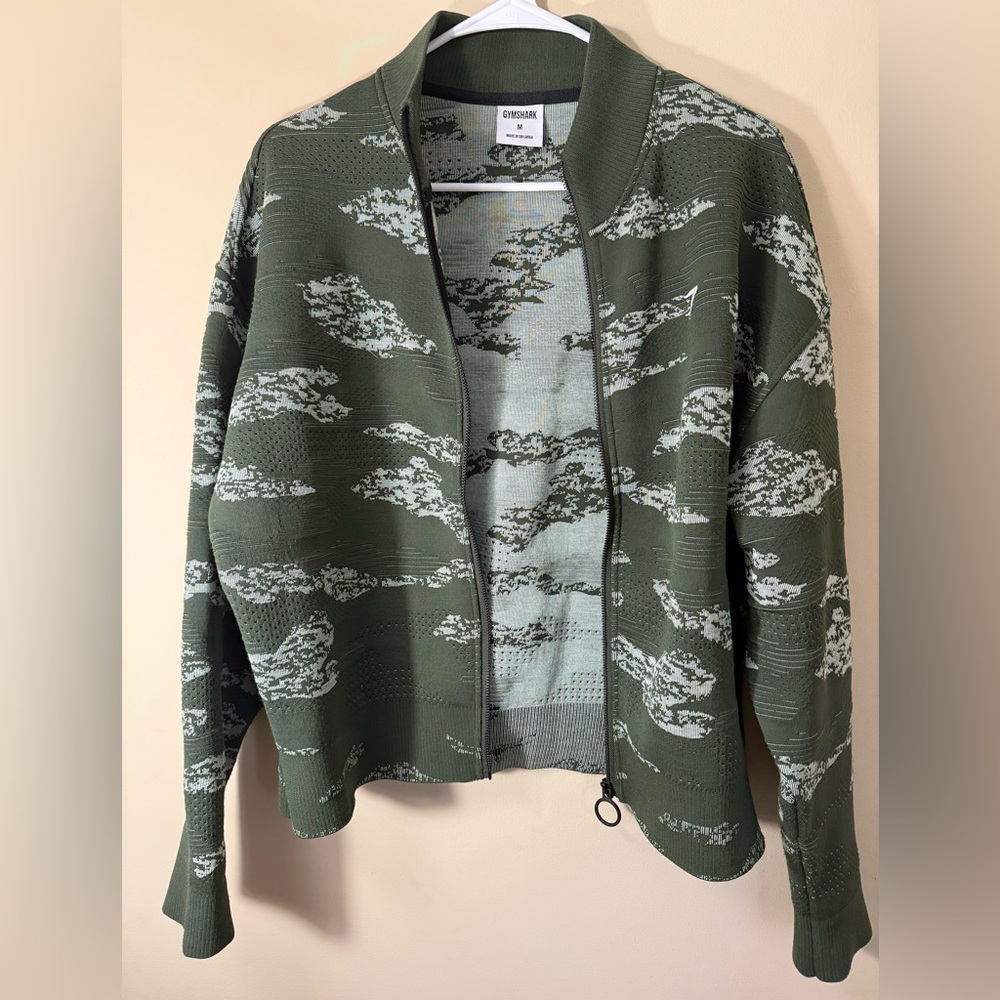 Gymshark Olive Camouflage Bomber Jacket Medium - Picture 5 of 7